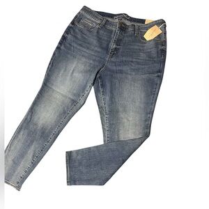 Universal Thread High-Rise Skinny Jeans - Vintage Medium Wash - Size 18W (NWT)
